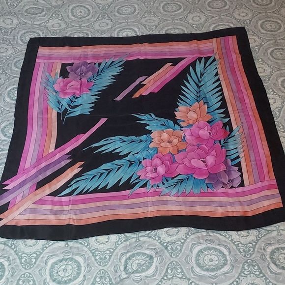Unsure Accessories - VTG Silk scarf